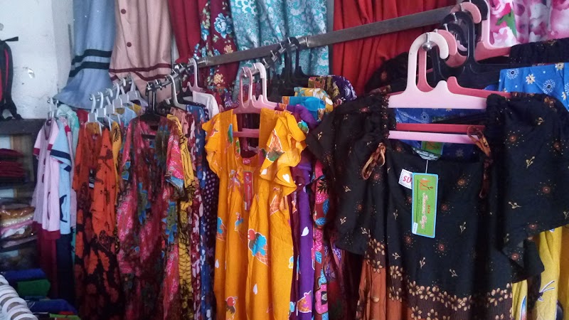 Cilacap Fashion Hub: Temukan Gaya Anda dengan Harga Terjangkau